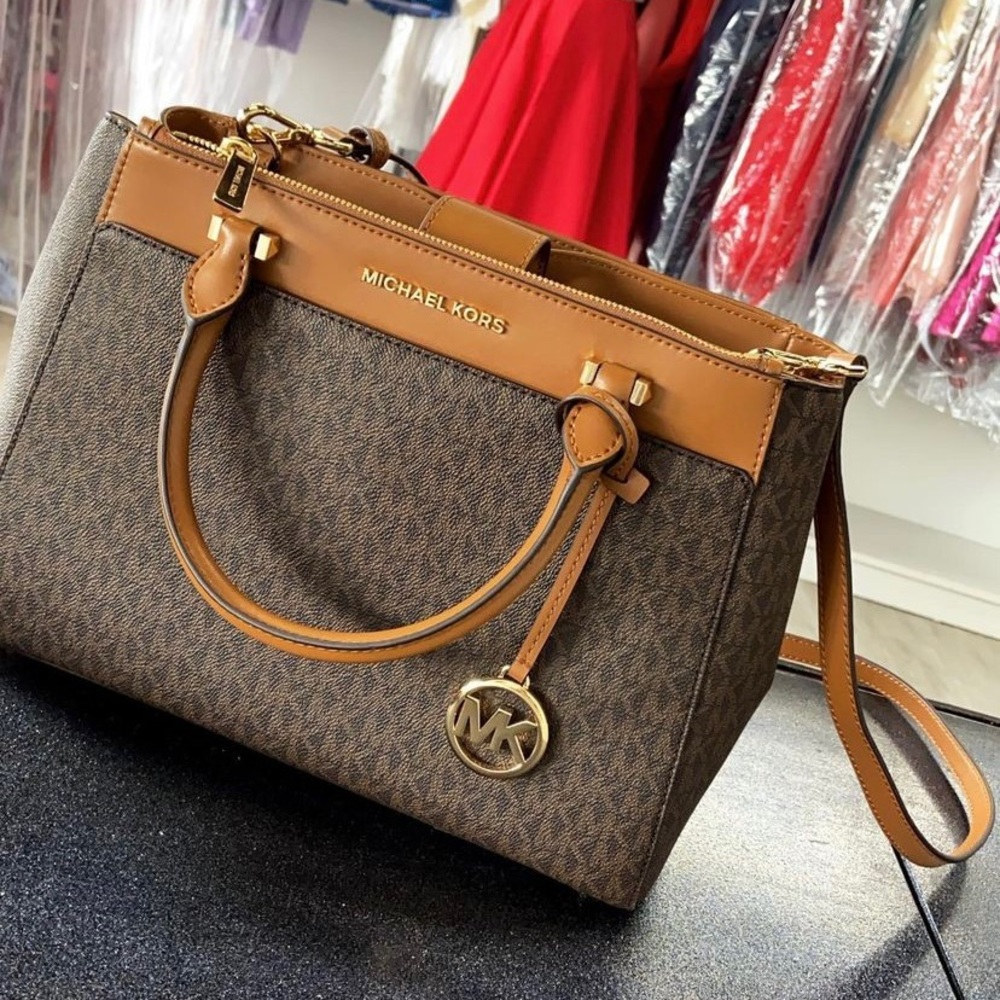 Micheal Kors pocketbook